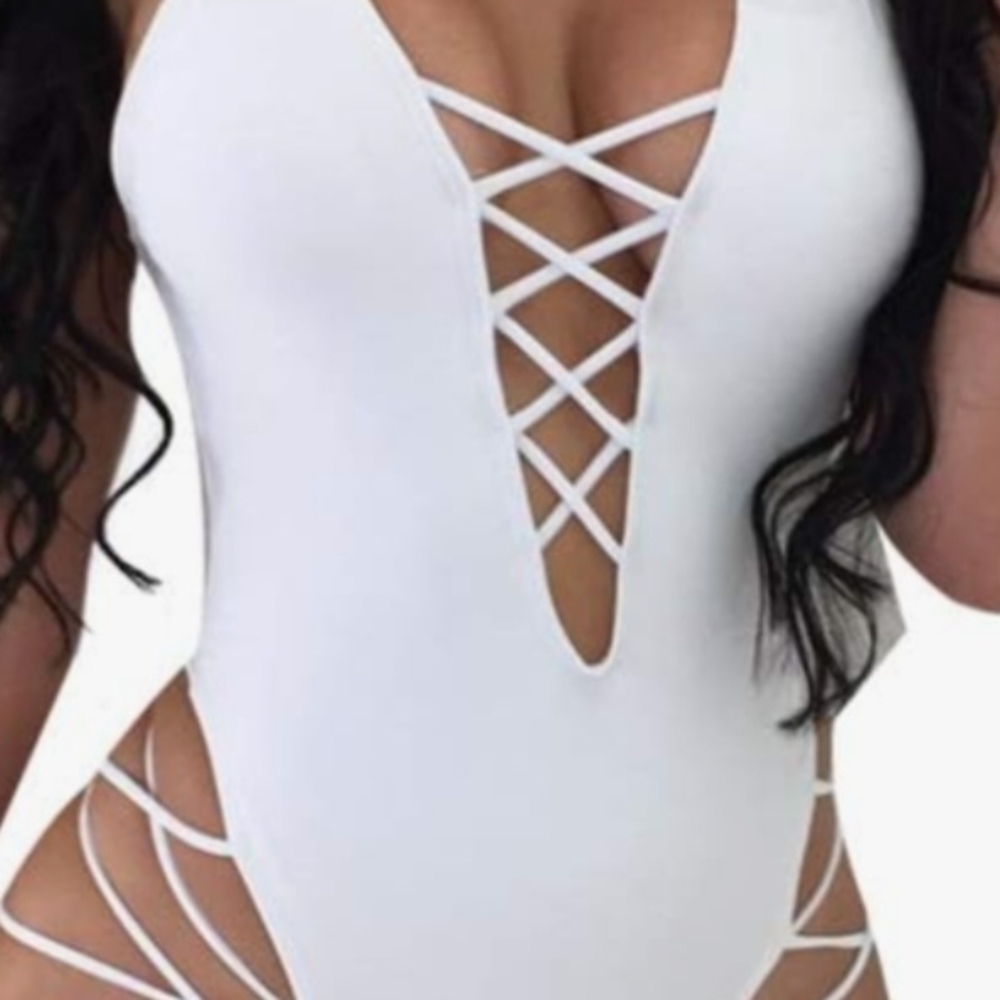 Lagshian White Strappy One-Piece Swimsuit